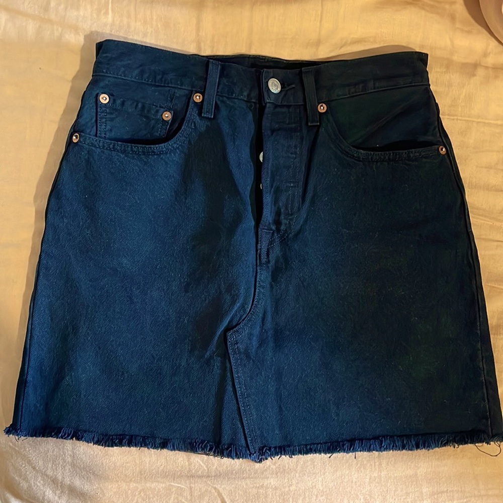 Levi’s Premium black mini skirt size 28
